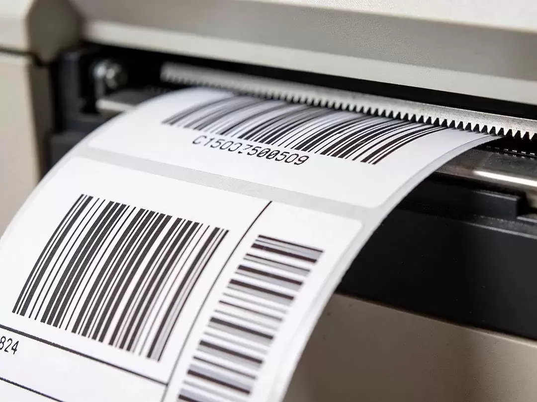 AstroNova lanza la impresora de etiquetas en color para escritorio industrial QL-125.