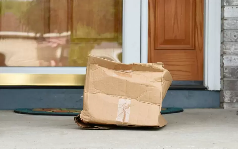 62% dos compradores online europeus relatam pacotes danificados: O papel da embalagem eficaz