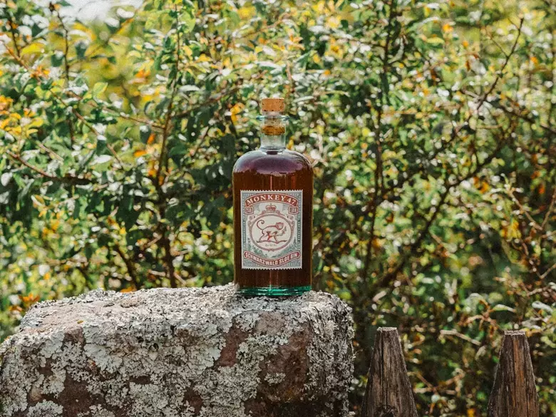 Monkey 47 Gin lanza una botella ecológica hecha de un 95% de vidrio reciclado.