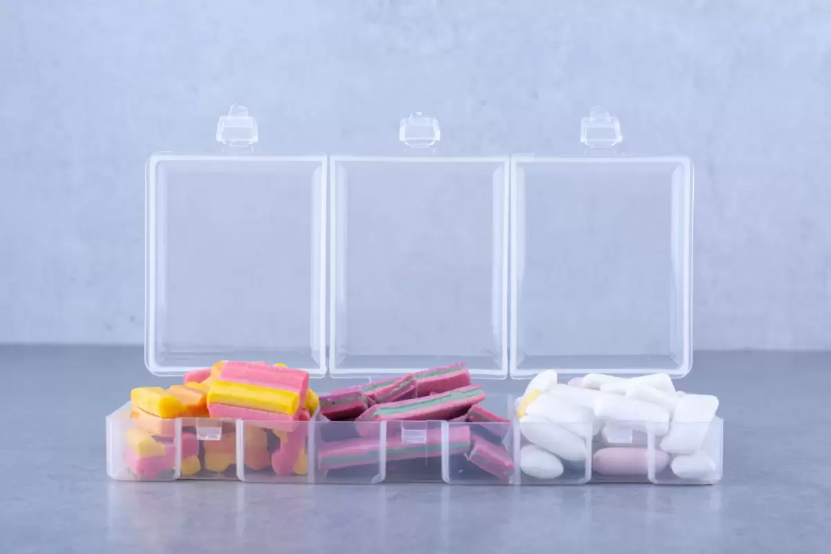 Transparent plastic packaging market gains from e-commerce durability and visibility demands