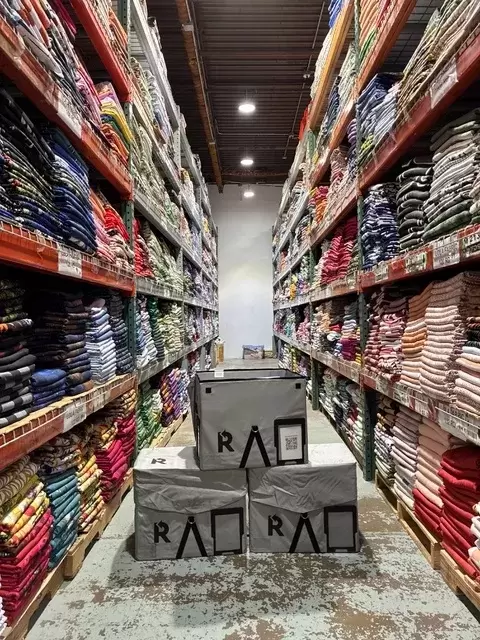 Lola Valentina Implements Reusable Packaging Solution from FedEx and Returnity to Support Growth and Expand Event Logistics