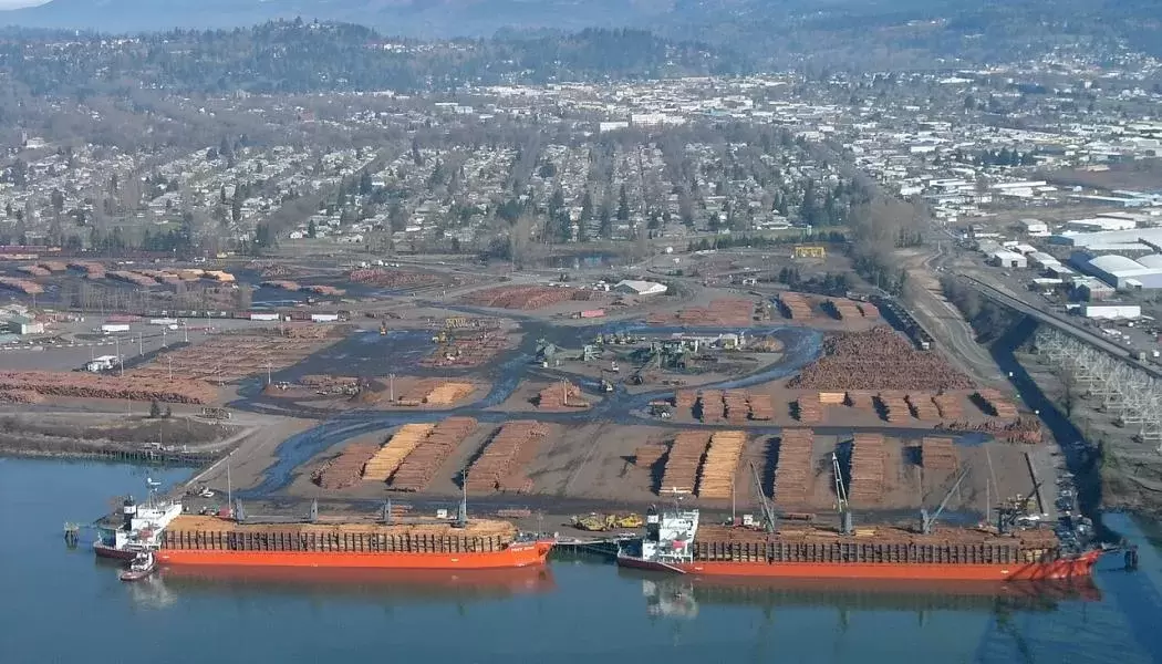 Nippon Dynawave Packaging fait face à 35 infractions environnementales après la défaillance d'un réservoir.