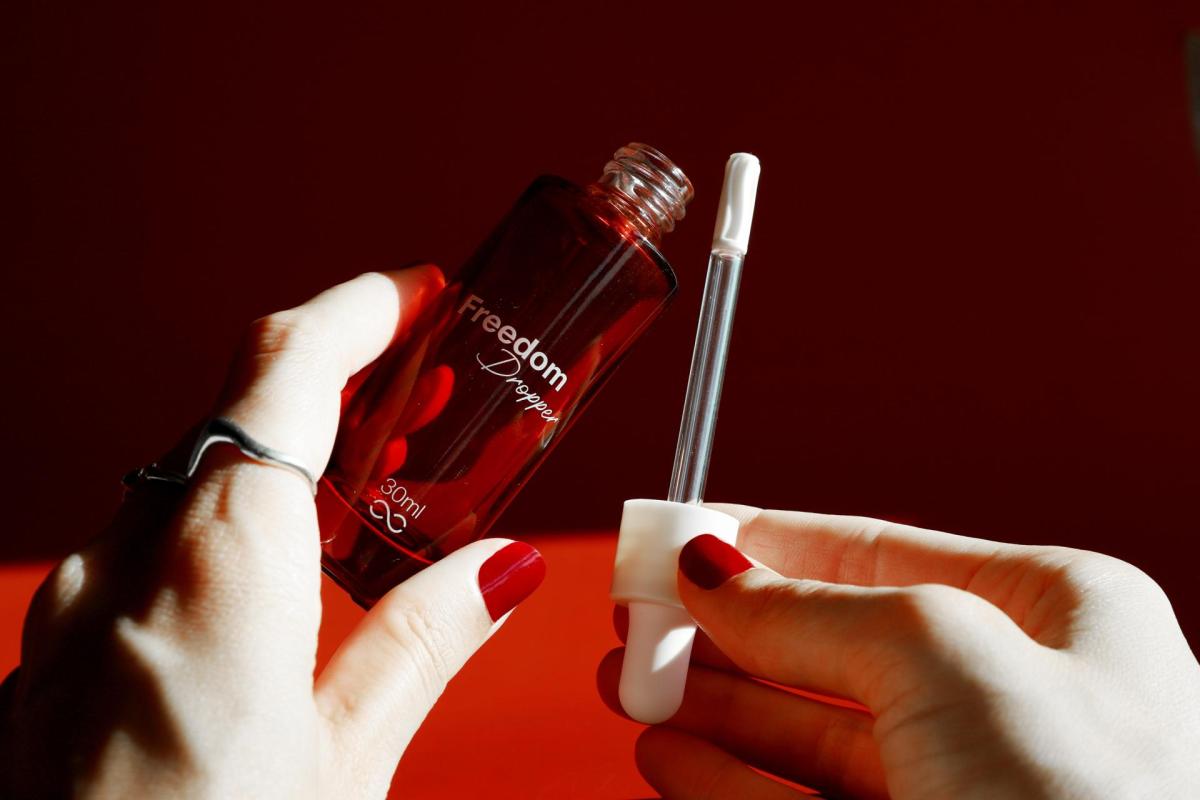 ¡Caída y rodar! El gotero rodante para cosmecéuticos geniales