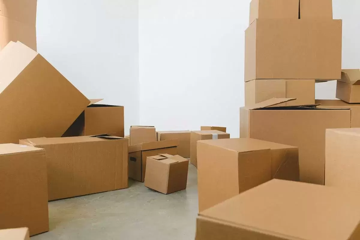 Cómo las empresas pueden reducir los costos de embalaje reutilizando cajas de cartón