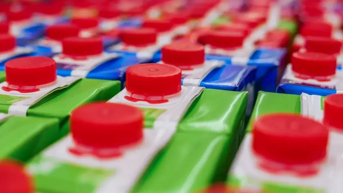 Une nouvelle directive aide les marques à concevoir des emballages en papier poly-revêtu pour le recyclage.
