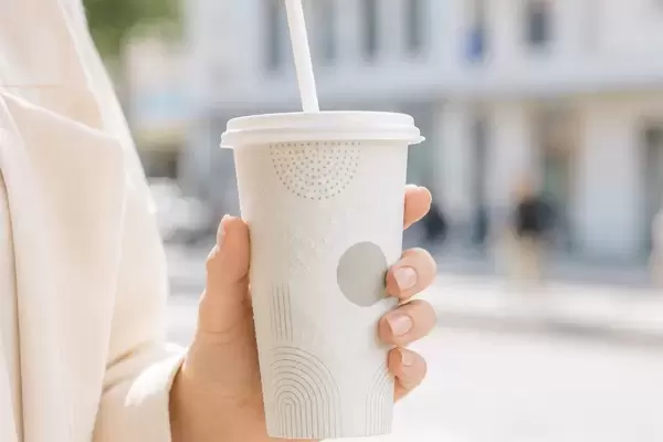Wie Verpackungen die Markenwahrnehmung beeinflussen: Warum selbst ein Einwegbecher zum Erfolgsfaktor für Ihr Unternehmen wird