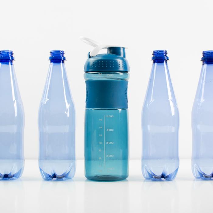 Perspectives du marché de l'emballage des bouteilles d'eau 2025–2033 : la valeur du marché devrait passer de 65 milliards à 95 milliards de dollars.