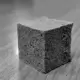 Residuos de cartón convertidos en espuma biodegradable para un embalaje sostenible.