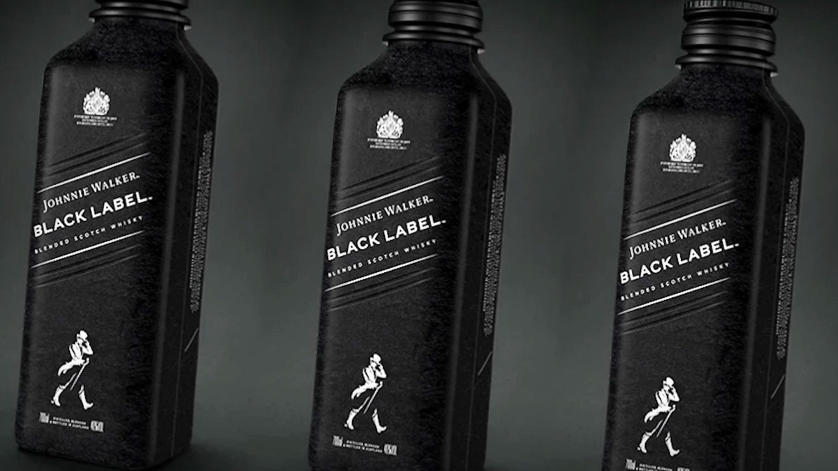 Johnnie Walker está probando botellas de whisky basadas en papel...